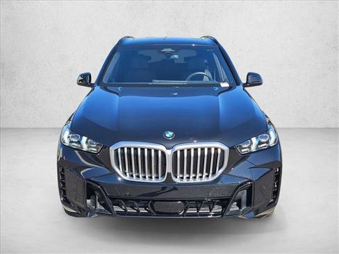 Used 2026 BMW X5 xDrive40i w/ M Sport Package AWD/4WD image 2
