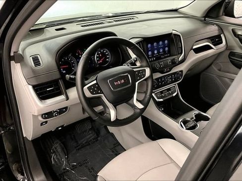 Used 2024 GMC Terrain SLT AWD/4WD image 16