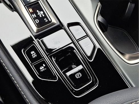 Used 2025 Lexus NX 450h+ F Sport image 28