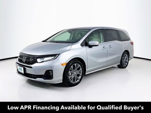 Used 2026 Honda Odyssey Touring image 3