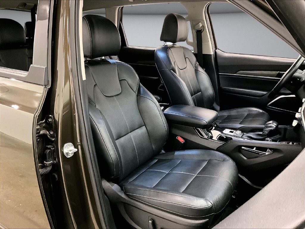 Used 2022 Kia Telluride EX w/ EX Premium Package AWD/4WD image 30