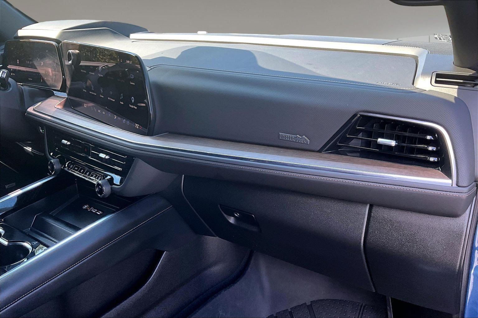 Used 2025 Chevrolet Tahoe High Country RWD image 29