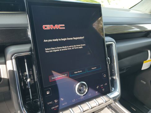 New 2026 GMC Yukon Elevation image 15