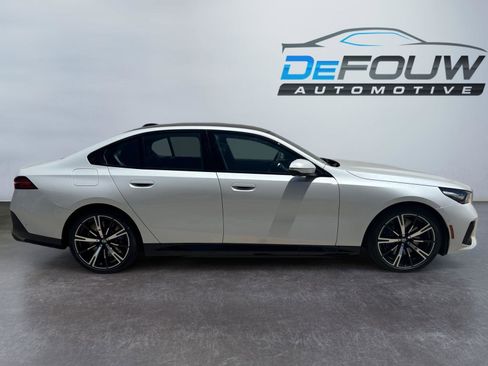 New 2026 BMW 550e xDrive 550e xDrive image 12
