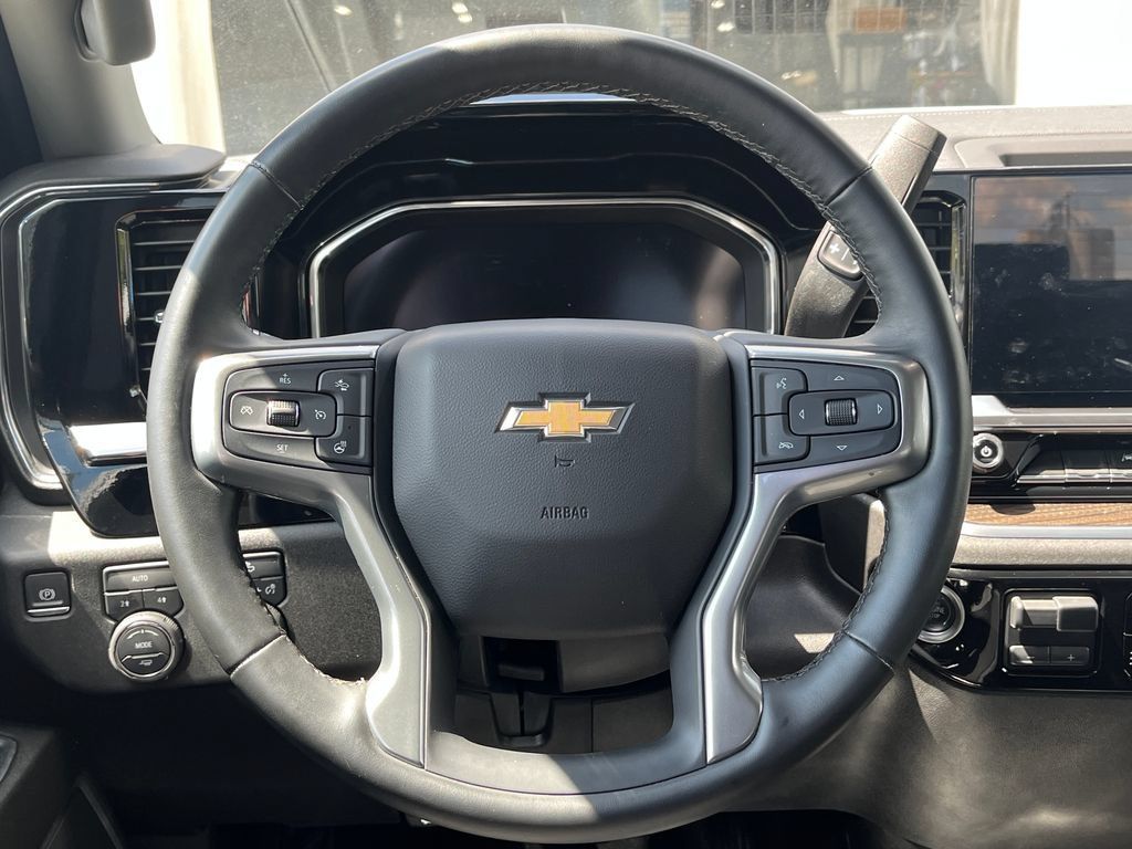 New 2025 Chevrolet Silverado 1500 LT AWD/4WD image 14