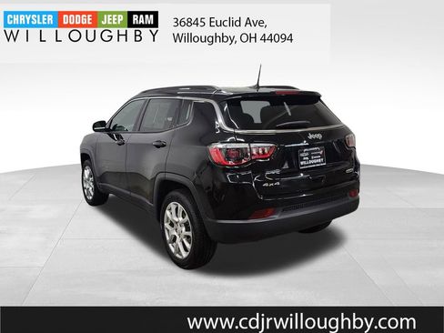 Used 2023 Jeep Compass Latitude AWD/4WD image 6