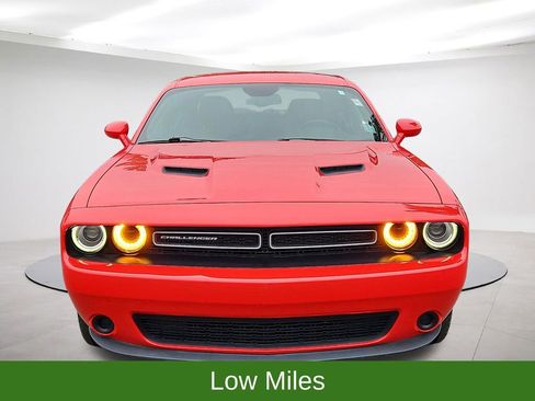 Used 2023 Dodge Challenger SXT image 2