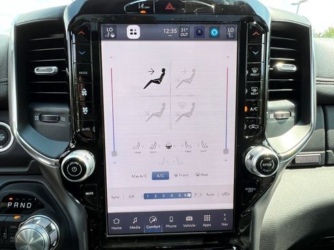 New 2026 RAM 1500 Laramie w/ Trailer Tow Group image 20