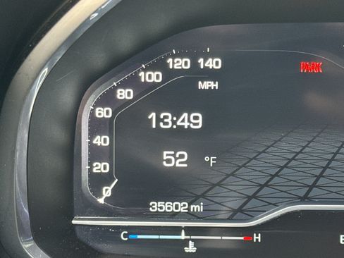 Used 2023 GMC Yukon SLT w/ SLT Premium Package image 23