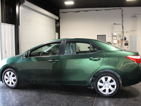 Used 2016 Toyota Corolla LE FWD image 5