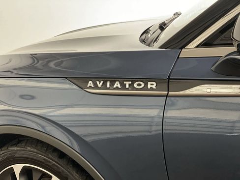 Used 2020 Lincoln Aviator Reserve w/ Equipment Group 202A image 10