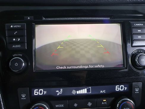 Used 2018 Nissan Rogue SV AWD/4WD image 41