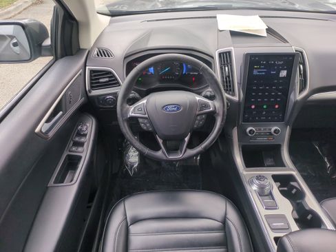 Used 2022 Ford Edge SEL image 16