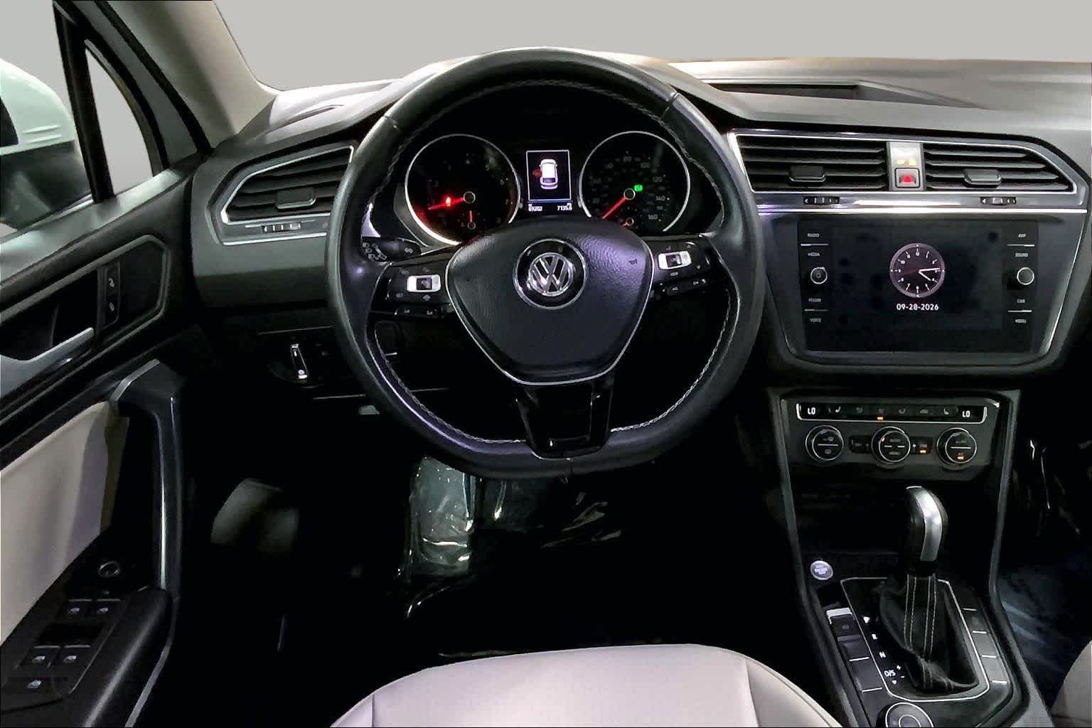 Used 2021 Volkswagen Tiguan SE w/ Panoramic Sunroof Package AWD/4WD image 6