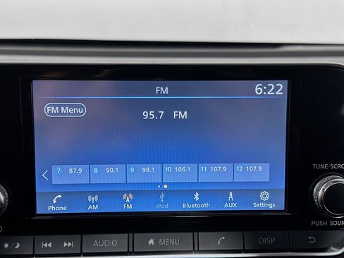 Used 2025 Nissan Sentra S image 19