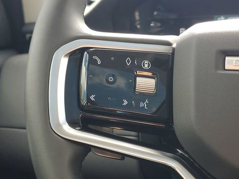 Used 2025 Land Rover Discovery Sport S image 28