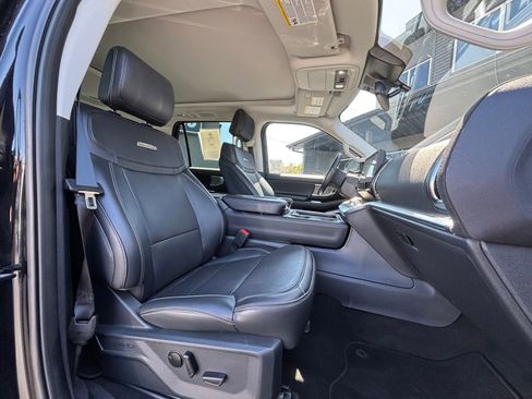 Used 2025 Ford Expedition Platinum AWD/4WD image 29