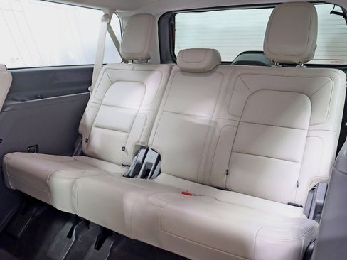 Used 2022 Lincoln Navigator L Reserve image 36