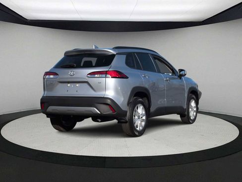 Used 2024 Toyota Corolla Cross LE image 8