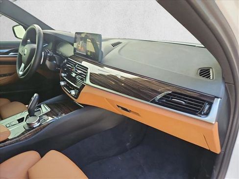 Used 2023 BMW 530i w/ Convenience Package RWD image 20