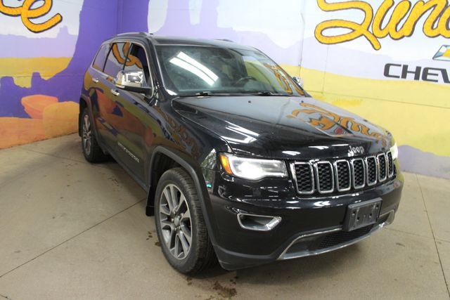 Used 2018 Jeep Grand Cherokee Limited w/ Luxury Group II AWD/4WD image 2