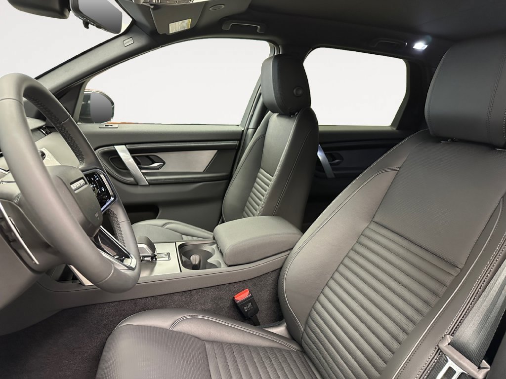 New 2026 Land Rover Discovery Sport Landmark AWD/4WD image 9