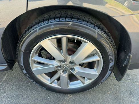 Used 2013 Nissan Pathfinder Platinum w/ Platinum Premium Pkg image 26