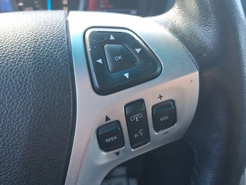 Used 2013 Ford Explorer XLT FWD image 25