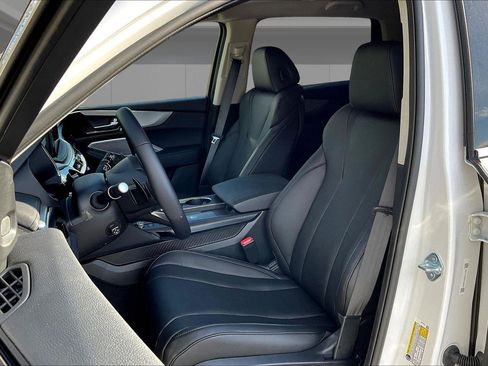 New 2025 Acura MDX SH-AWD image 9