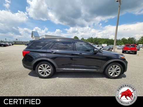 Certified 2021 Ford Explorer XLT w/ Equipment Group 202A RWD image 6