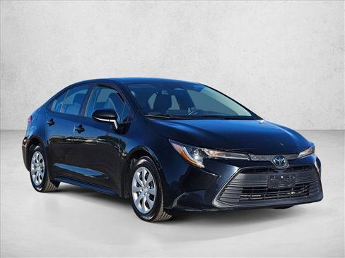 Used 2023 Toyota Corolla LE FWD image 3