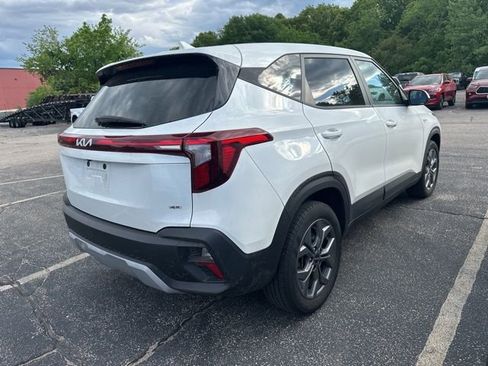 Used 2024 Kia Seltos LX AWD/4WD image 5