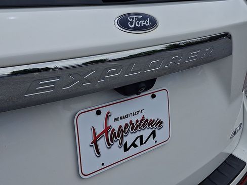 Used 2022 Ford Explorer XLT w/ Class IV Trailer Tow Package AWD/4WD image 32