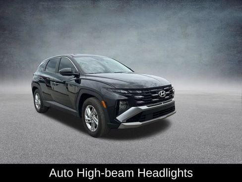 Used 2025 Hyundai Tucson SE FWD image 8
