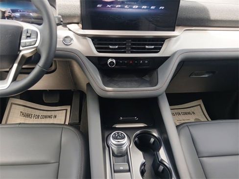 New 2025 Ford Explorer Active w/ Active Comfort Package image 11