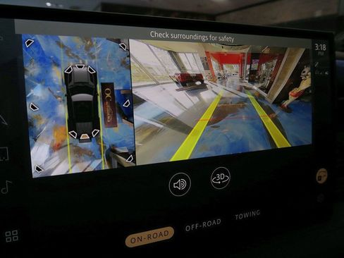 Used 2024 Land Rover Defender 110 X-Dynamic SE image 19