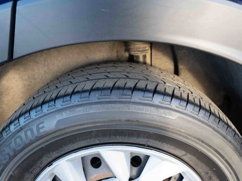 Used 2024 Honda CR-V LX image 30