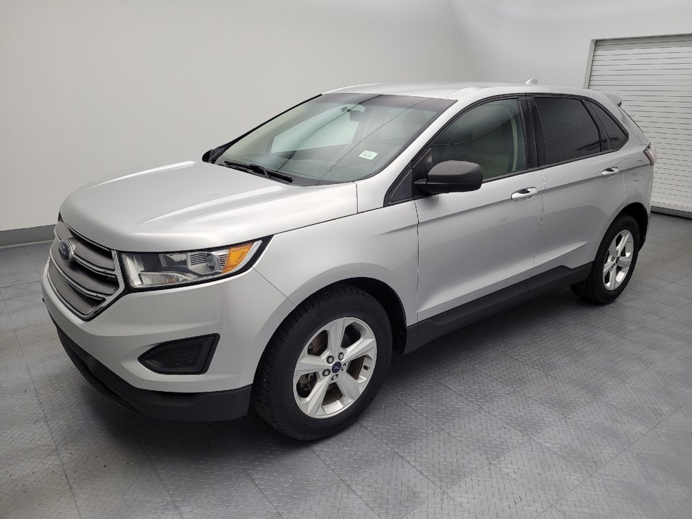 Used 2018 Ford Edge SE FWD image 2