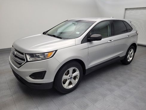 Used 2018 Ford Edge SE FWD image 2