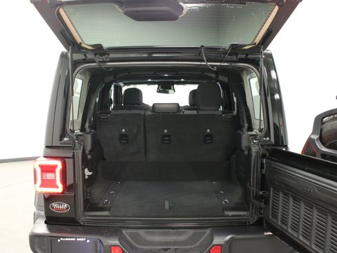 Used 2025 Jeep Wrangler Sahara w/ Safety Group image 12