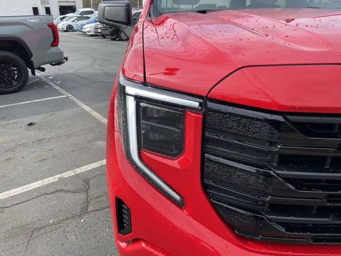 Used 2025 GMC Sierra 1500 Elevation w/ X31 Off-Road Package AWD/4WD image 17