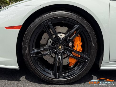 Used 2021 Lamborghini Huracan EVO RWD image 44