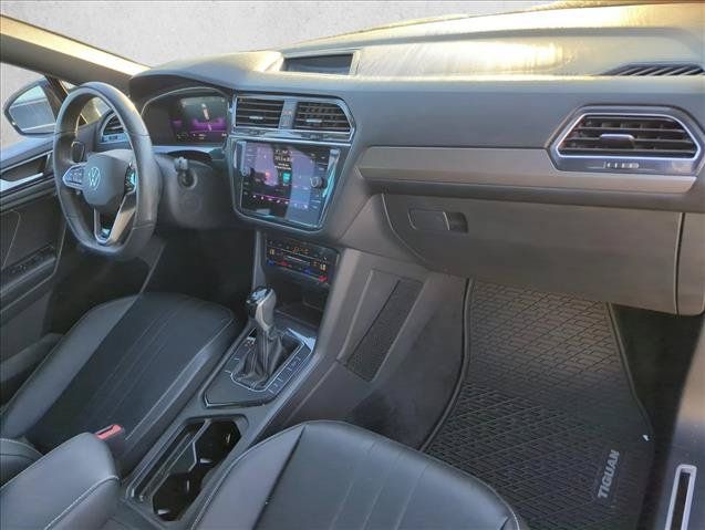Used 2023 Volkswagen Tiguan SE R-Line FWD image 26