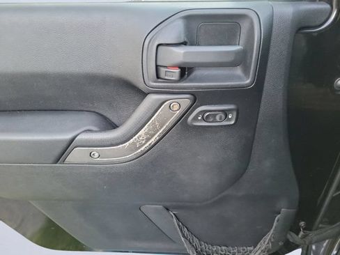 Used 2011 Jeep Wrangler Unlimited Sport AWD/4WD image 27