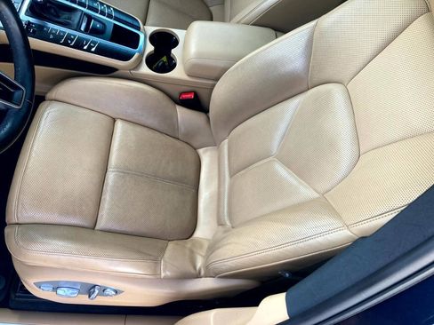 Used 2018 Porsche Macan S AWD/4WD image 9