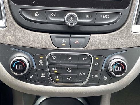 Used 2020 Chevrolet Malibu LT image 25
