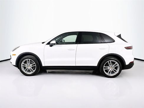 Certified 2023 Porsche Cayenne image 2
