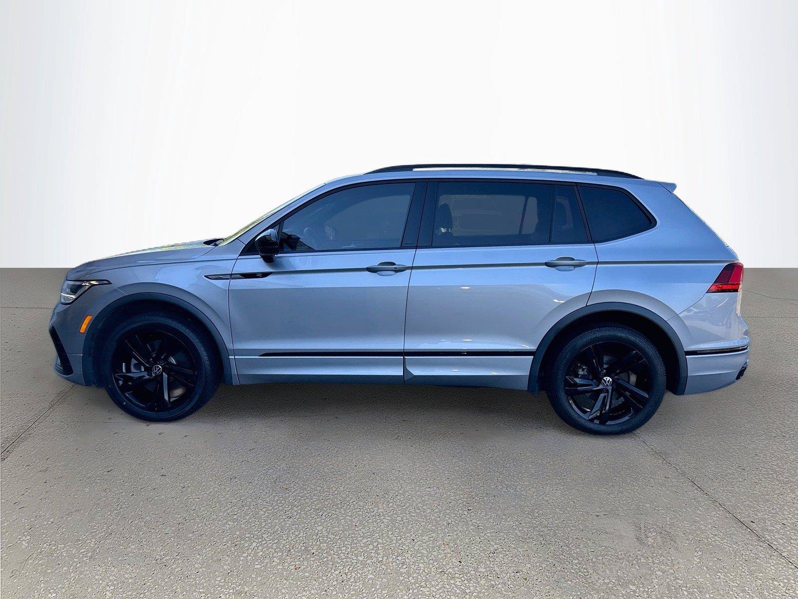 Used 2023 Volkswagen Tiguan SE R-Line FWD image 7