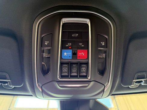 New 2026 Jeep Grand Cherokee L Limited w/ Limited Altitude Package AWD/4WD image 31