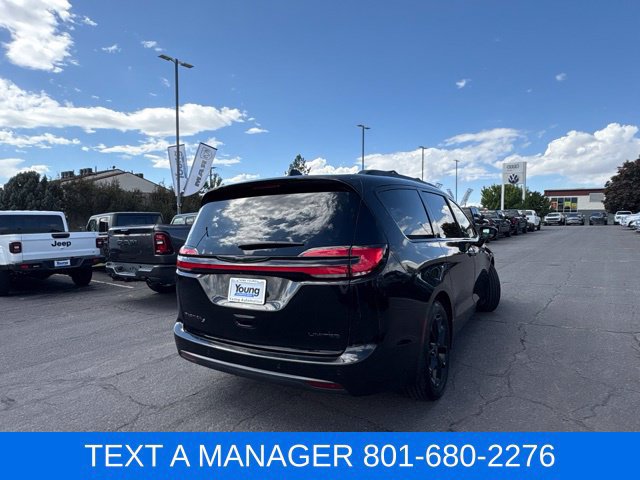 Used 2025 Chrysler Pacifica Limited FWD image 8